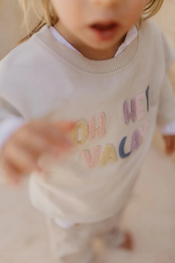 Oversized Sweatshirt 'oh hey vacay' - beige