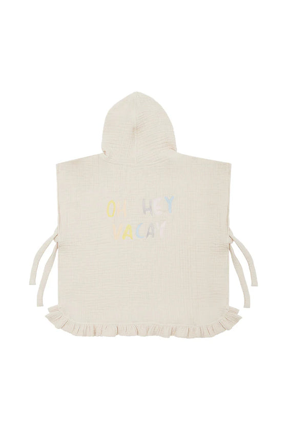 Poncho aus Musselin 'oh hey vacay' mit Rüschen - cappuccino