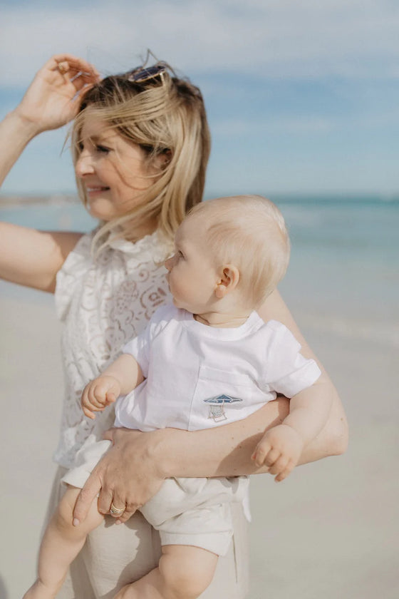 UNISEX T-SHIRT 'BEACH LOUNGER' MIT TASCHE